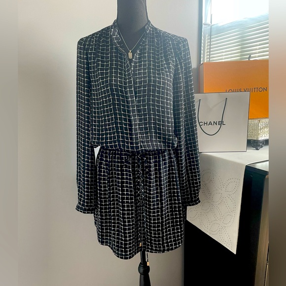 Black and White Window Pane Dress - Picture 2 of 8